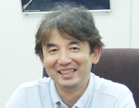 岡田氏