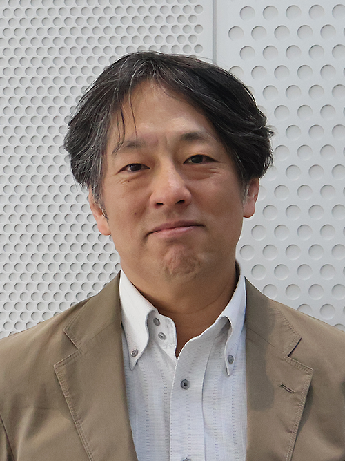 源 聡氏