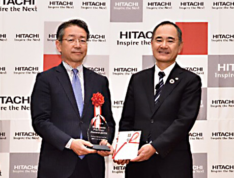 左から、CTC常務執行役員 森山 一信、 日立製作所 理事 サービスプラットフォーム事業本部 事業本部長 熊﨑 裕之氏
