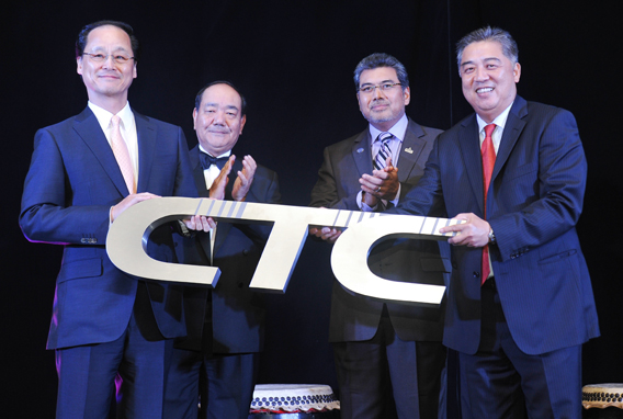 Officiating the launch of CTC in Malaysia are (from left) Satoshi Kikuchi, President & CEO, ITOCHU Techno-Solutions, His Excellency Shigeru Nakamura, the Ambassador of Japan to Malaysia, Y Bhg Datuk Badlisham Ghazali, CEO, Multimedia Development Corporation and Dennis Koh, Managing Director, CTC Global Sdn Bhd