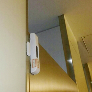 トイレのドアにセンサーを設置