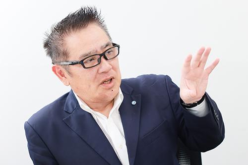 インタビューの様子