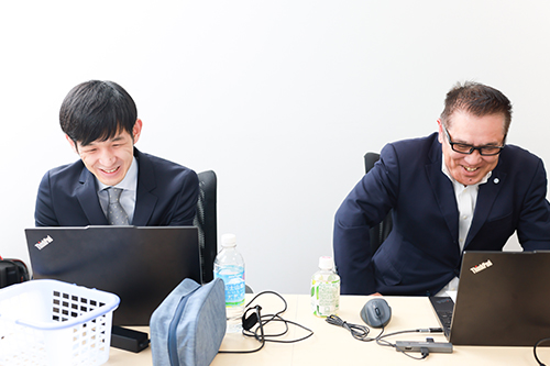 インタビューの様子