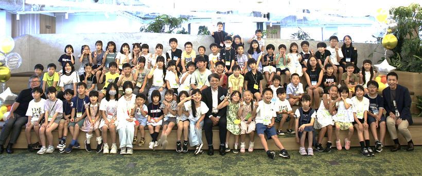 笑顔で記念撮影