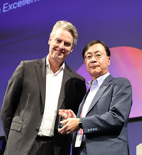 左から、Docusign, Inc. CEO Allan Thygesen氏、CTC 常務執行役員 デジタルサービス事業グループ担当役員 藤岡 良樹