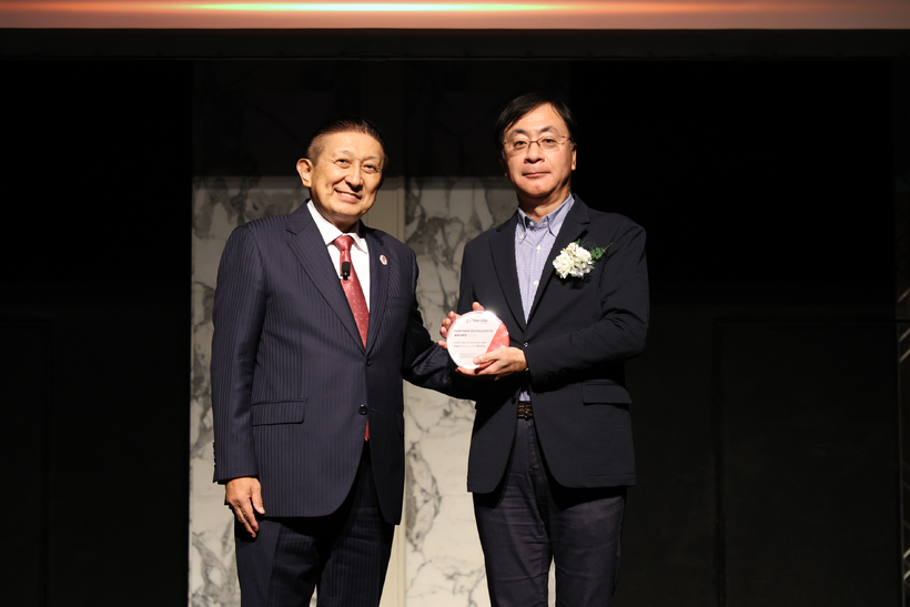 左からトレンドマイクロ株式会社 取締役副社長、大三川 彰彦氏、CTC 専務執行役員 デジタルサービス事業グループ担当役員 藤岡 良樹