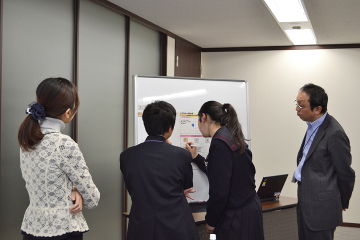 力をあわせてプログラミング中