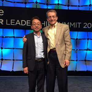 3月9日(水)「VMware Partner Leadership Summit」での表彰の様子