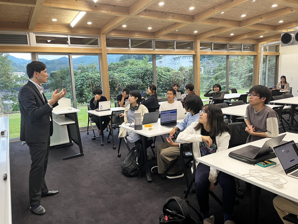 神山まるごと高専での勉強会の様子
